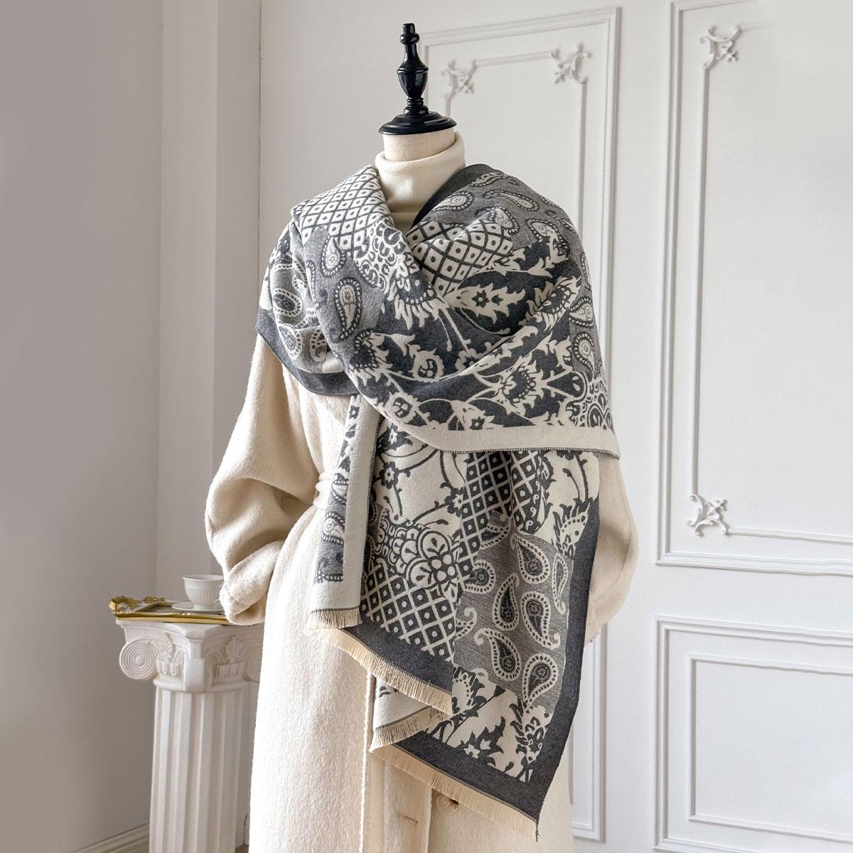 Fashion Paisley Scarf For Women Warmer Winter Pashmina Two-Sided Print Scarves Shawls Female Thick Blanket Wraps Foulard
Fashion Paisley Scarf For Women Warmer Winter Pashmina Two-Sided Print Scarves Shawls Female Thick Blanket Wraps Foulard