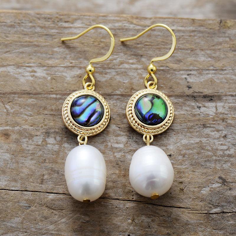 High quality light luxury pearl shell earrings, studs, Japanese and Korean earrings, jewelry.
High quality light luxury pearl shell earrings, studs, Japanese and Korean earrings, jewelry.