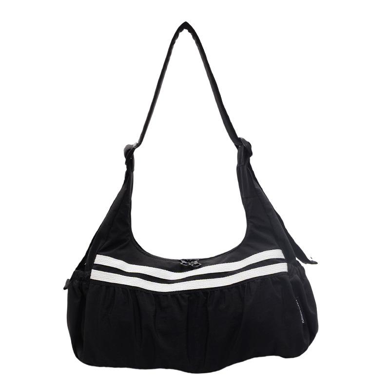 Korean version of Dongdaemun bag, contrasting color pleated Oxford cloth is super trendy.
Korean version of Dongdaemun bag, contrasting color pleated Oxford cloth is super trendy.