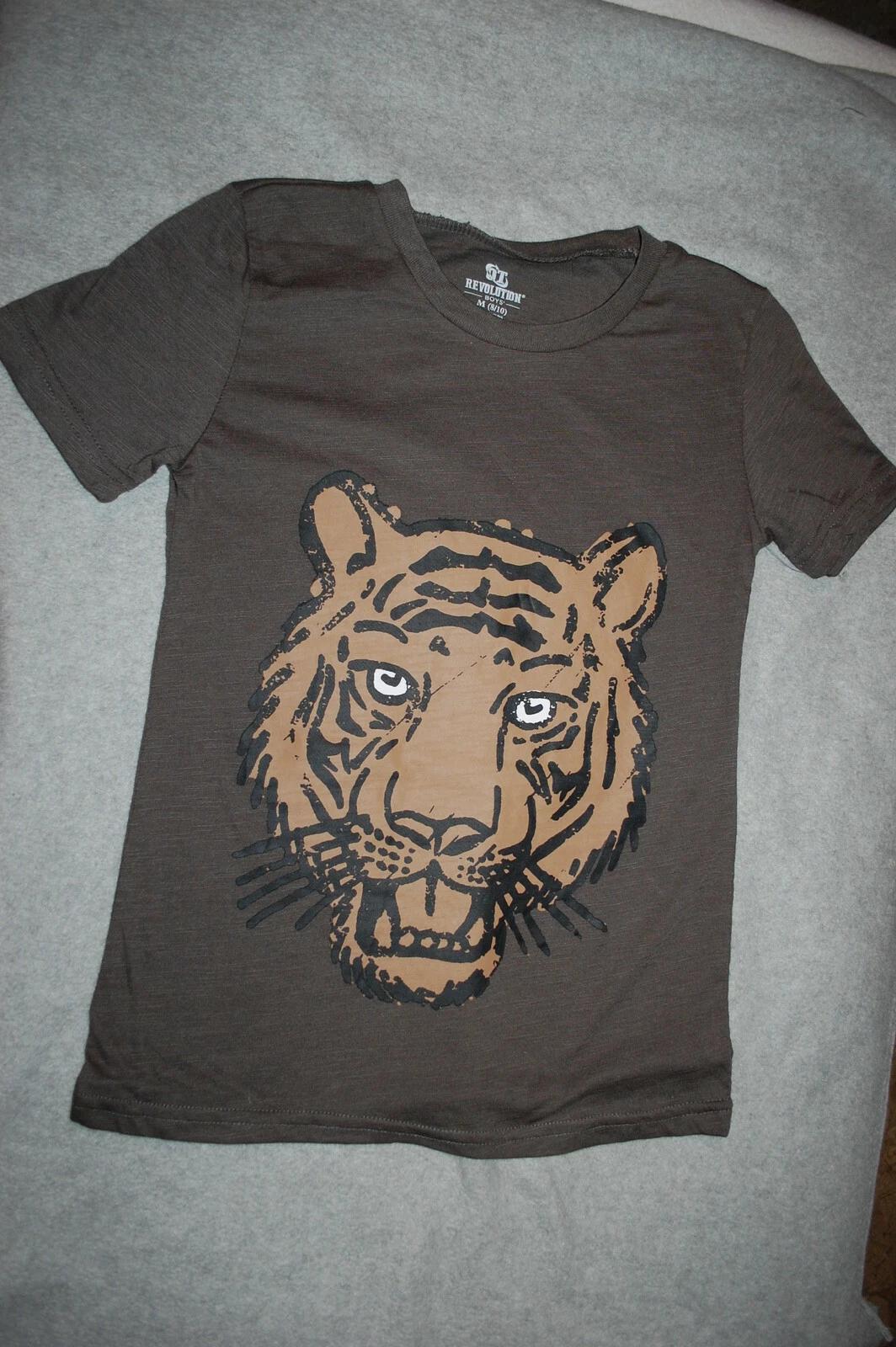 Boys S/S Dark Gray Tee Shirt BROWN TIGER FACE 160
Boys S/S Dark Gray Tee Shirt BROWN TIGER FACE 160