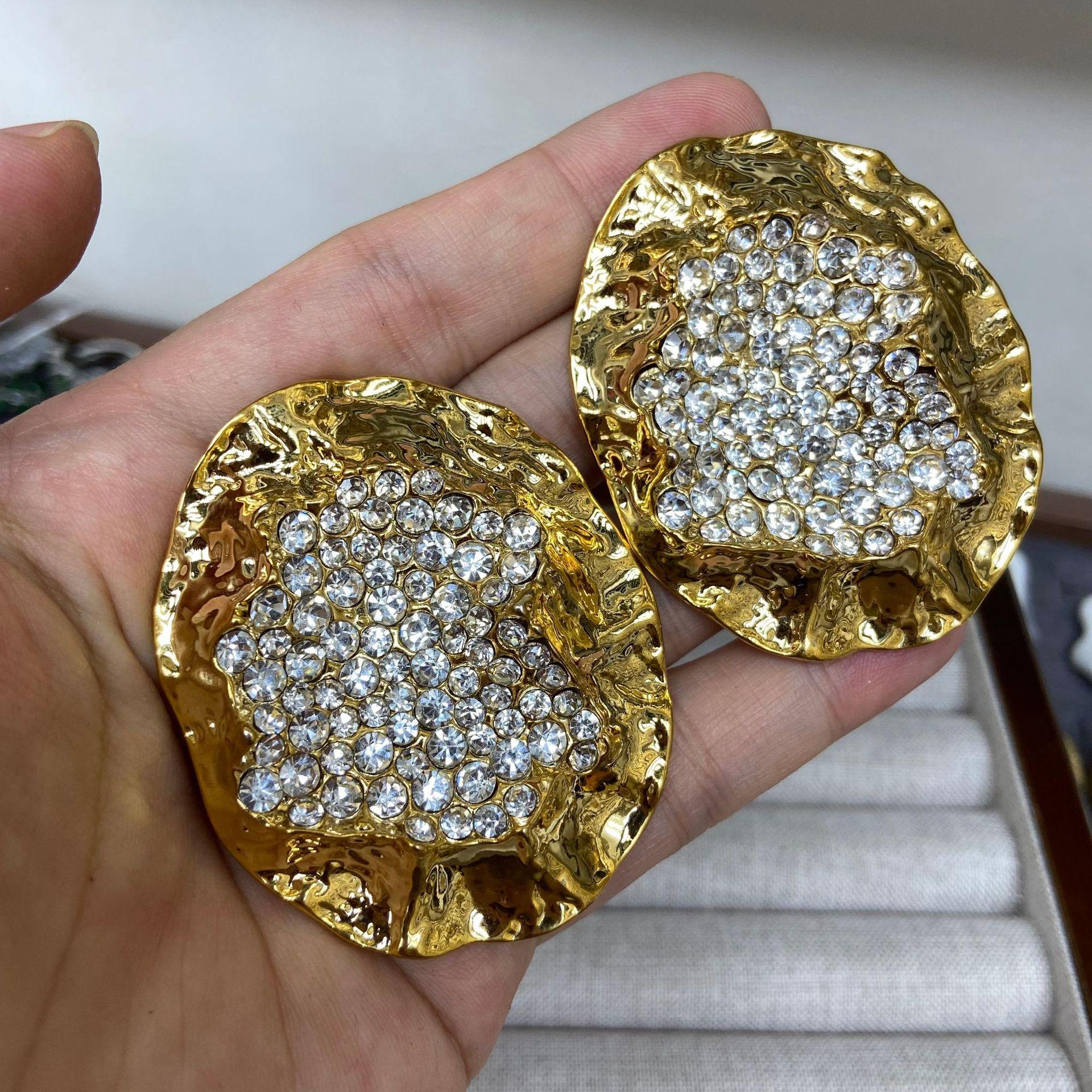 Wind Fashion Exaggerated Earrings Golden Rhinestone Temperament Oval E-Commerce Supply Jewelry
Wind Fashion Exaggerated Earrings Golden Rhinestone Temperament Oval E-Commerce Supply Jewelry