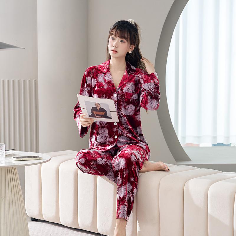 2025 French Flocked Women s Jacquard Velvet Pajamas - Long Sleeves & Pants L червоний
2025 French Flocked Women s Jacquard Velvet Pajamas - Long Sleeves & Pants L червоний