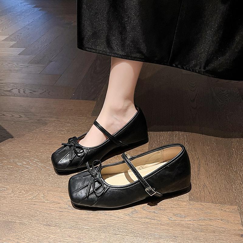 Female 2026 Spring Retro Square Bow French One Button Mary Jane Shoes with Inner Height Increase Shallow Mouth High Heels 40 чорний
Female 2026 Spring Retro Square Bow French One Button Mary Jane Shoes with Inner Height Increase Shallow Mouth High Heels 40 чорний