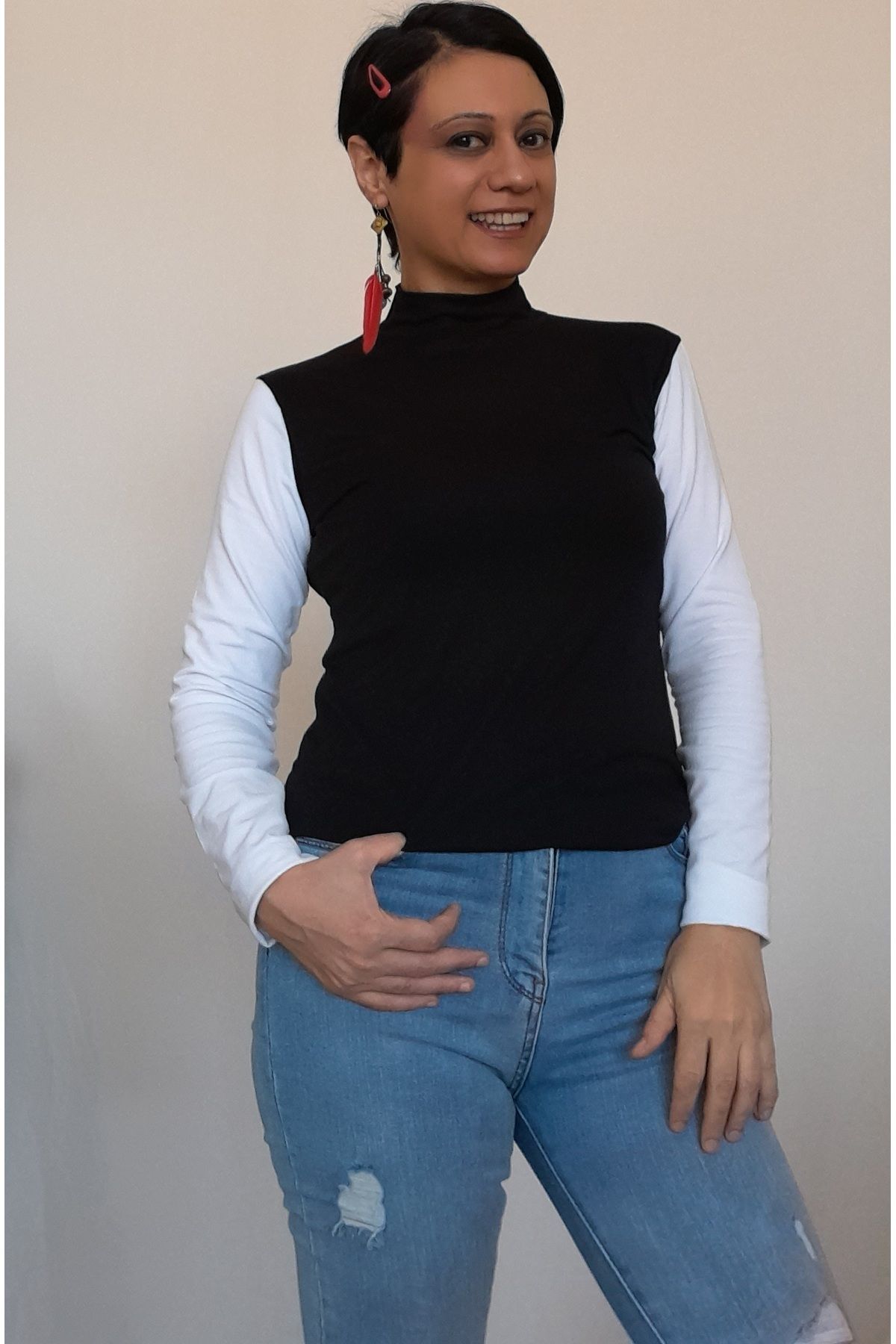 Women s Style Big Size T-Shirt Black Half Turtleneck Combed Cotton Viscose T-Shirt With White Color Block On Sleeves L
Women s Style Big Size T-Shirt Black Half Turtleneck Combed Cotton Viscose T-Shirt With White Color Block On Sleeves L