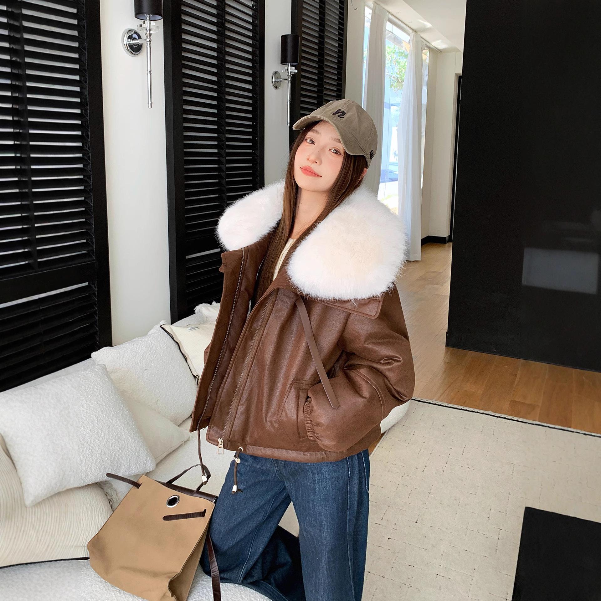 Женская куртка из оленьей кожи с большим меховым воротником, короткое свободное хлопковое пальто с пуховым наполнителем, пуховик, утолщенный хлопок XXL
Женская куртка из оленьей кожи с большим меховым воротником, короткое свободное хлопковое пальто с пуховым наполнителем, пуховик, утолщенный хлопок XXL