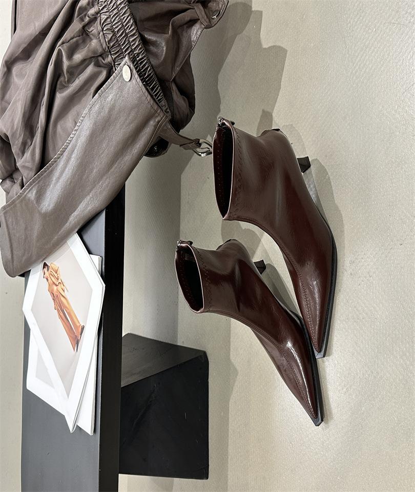 Pointed thin heel medium heel short boots 2025 new versatile comfortable and thin one-pedal lazy Martin boots women s high heels 39 красный
Pointed thin heel medium heel short boots 2025 new versatile comfortable and thin one-pedal lazy Martin boots women s high heels 39 красный