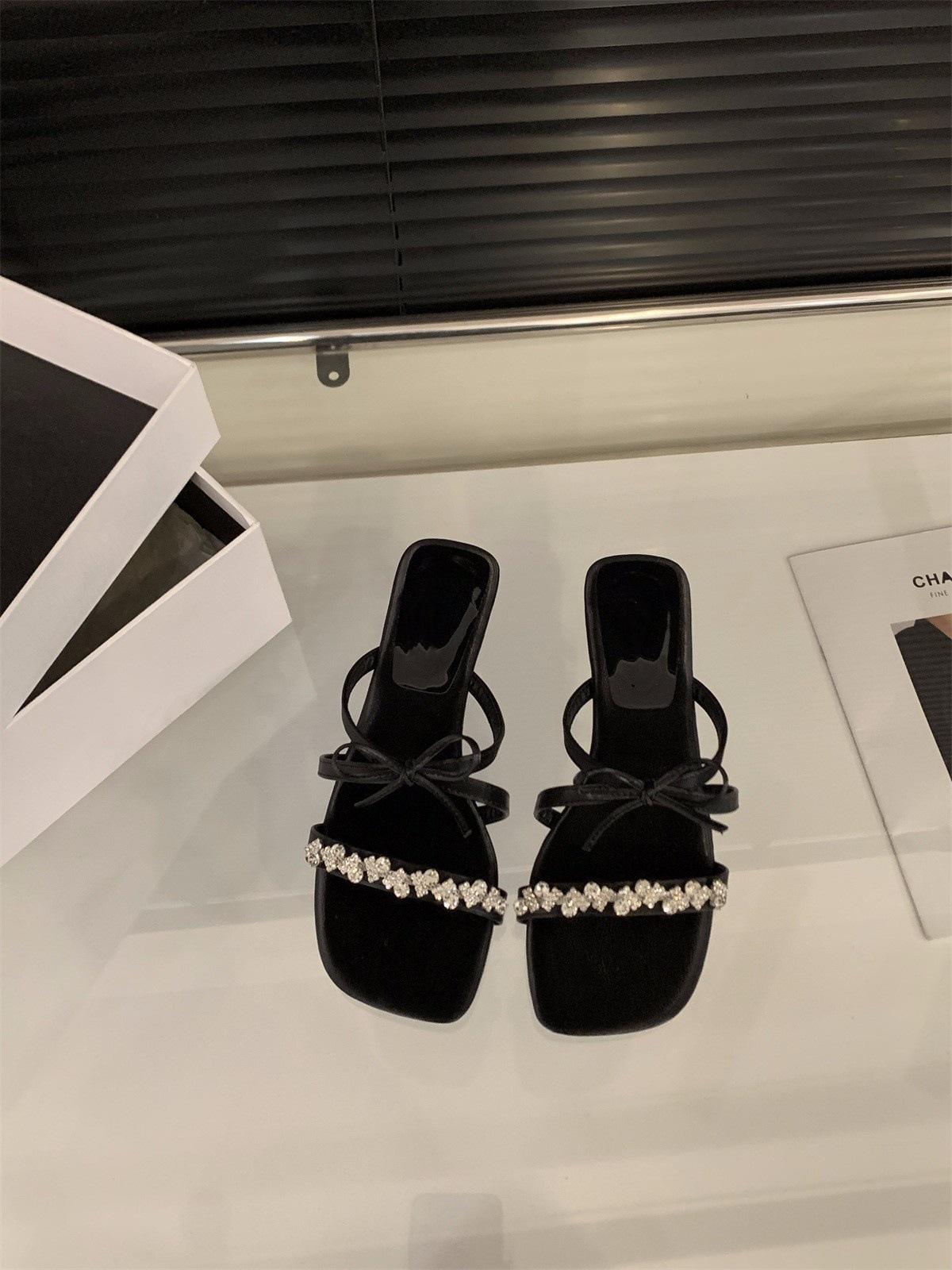 Thick heel rhinestone slippers fairy shoes wear pink with skirt bow sandals 35 чёрный
Thick heel rhinestone slippers fairy shoes wear pink with skirt bow sandals 35 чёрный