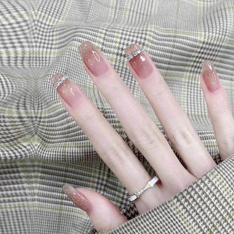 Bridal Pink Diamond Press-On Nails with Meteor Crushed Finish and Removable Nail Art Stickers With Glue
Bridal Pink Diamond Press-On Nails with Meteor Crushed Finish and Removable Nail Art Stickers With Glue
