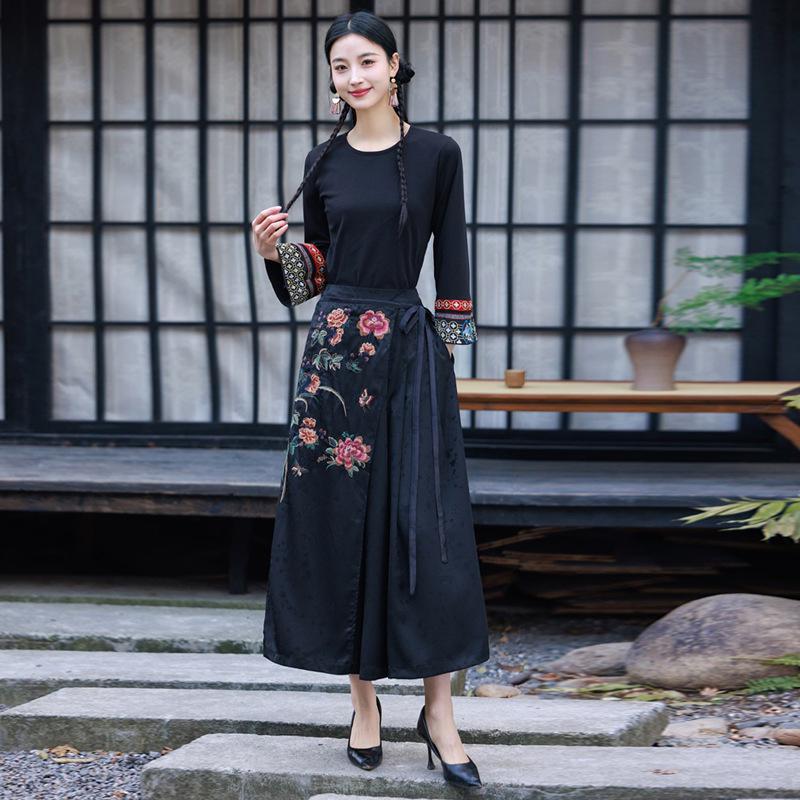 Women s Embroidered Wide-Leg Tencel Pants – High-Waisted, Retro Chinese Style, Loose Fit One Size чёрный
Women s Embroidered Wide-Leg Tencel Pants – High-Waisted, Retro Chinese Style, Loose Fit One Size чёрный