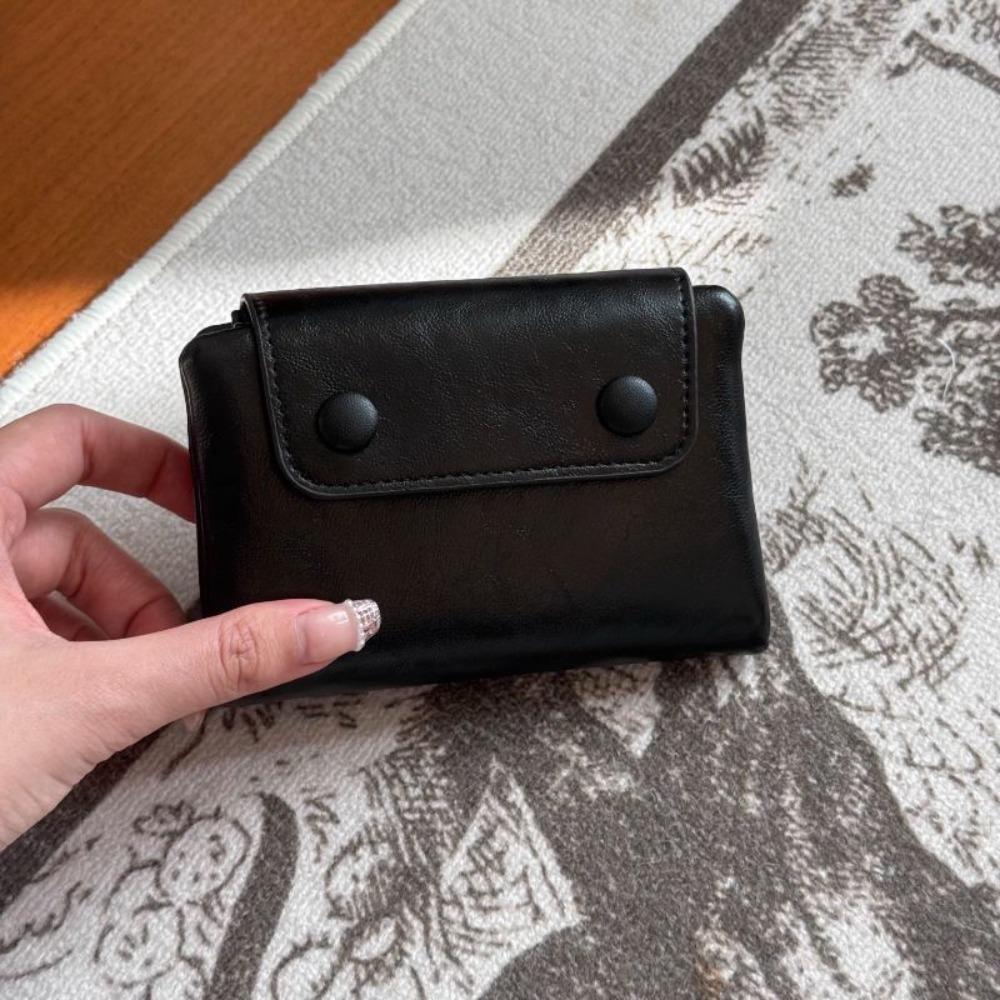 Новые корейские ретро женские кошельки короткая молния многокарточный мешок для денег визитница мягкая ПУ кожаная карманная сумка для карт чёрный
Новые корейские ретро женские кошельки короткая молния многокарточный мешок для денег визитница мягкая ПУ кожаная карманная сумка для карт чёрный