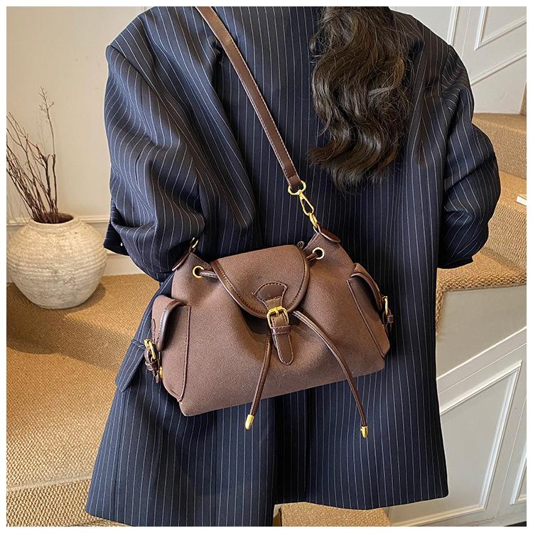 All-matching Exquisite Foreign Style Ins Fashionable One-shoulder High-end Niche Design Women s Cross-body Bag 24x9x18
All-matching Exquisite Foreign Style Ins Fashionable One-shoulder High-end Niche Design Women s Cross-body Bag 24x9x18