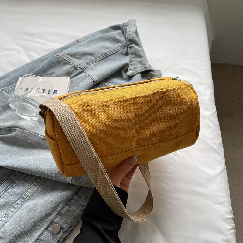 Cross-body bag women s 2025 new casual shoulder bag casual street fashion cylinder messenger bag large-capacity tote bag жовтий
Cross-body bag women s 2025 new casual shoulder bag casual street fashion cylinder messenger bag large-capacity tote bag жовтий