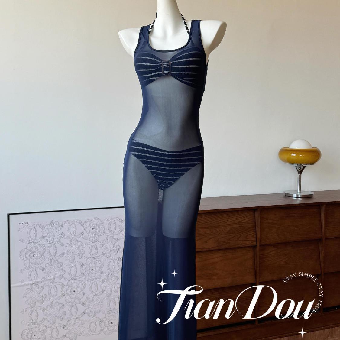 Black & White Striped Bikini with Mesh Cover-Up | Sexy Two-Piece Swimsuit for Women L (53-60kg)
Black & White Striped Bikini with Mesh Cover-Up | Sexy Two-Piece Swimsuit for Women L (53-60kg)