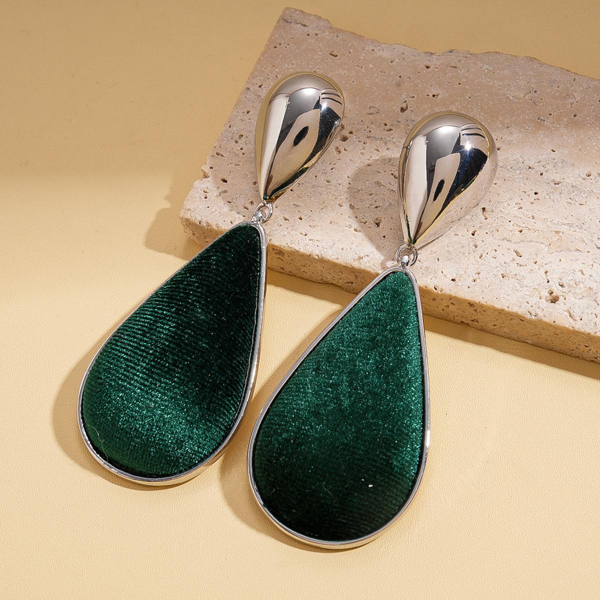 DIGADAGU Metal Water Drop Fluffy Geometric Dangle Earrings New Simple Elegant Earrings Women Daily Zircon Accessories
DIGADAGU Metal Water Drop Fluffy Geometric Dangle Earrings New Simple Elegant Earrings Women Daily Zircon Accessories