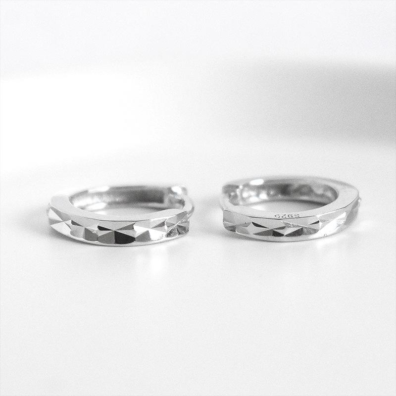 Elegant S925 Sterling Silver Floral Hoop Earrings - Chic Korean Style for Women 925 silver
Elegant S925 Sterling Silver Floral Hoop Earrings - Chic Korean Style for Women 925 silver
