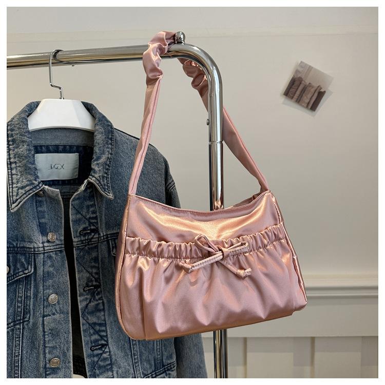 This year s popular niche bag women s spring 2024 new high-end textured messenger bag single shoulder underarm bag niche рожевий
This year s popular niche bag women s spring 2024 new high-end textured messenger bag single shoulder underarm bag niche рожевий