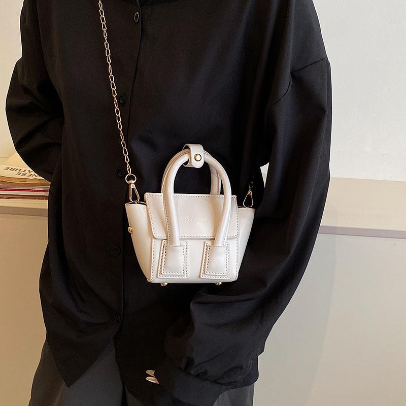 Корейская модная мини-цепочка на одно плечо сумка через плечо
Корейская модная мини-цепочка на одно плечо сумка через плечо