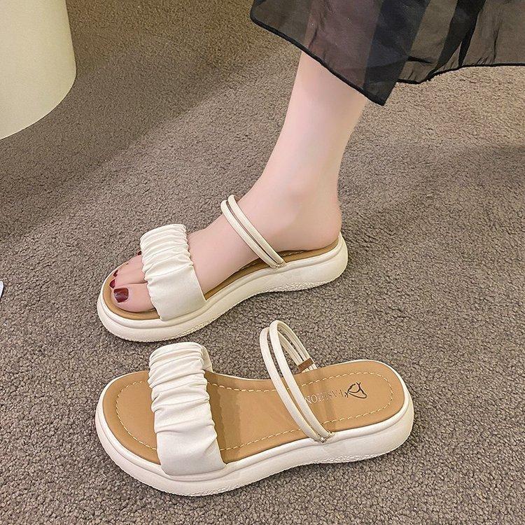 Sandals women s 2025 summer new rubber soft-soled women s shoes one-word pleated two-wear casual Roman sandals women 40
Sandals women s 2025 summer new rubber soft-soled women s shoes one-word pleated two-wear casual Roman sandals women 40
