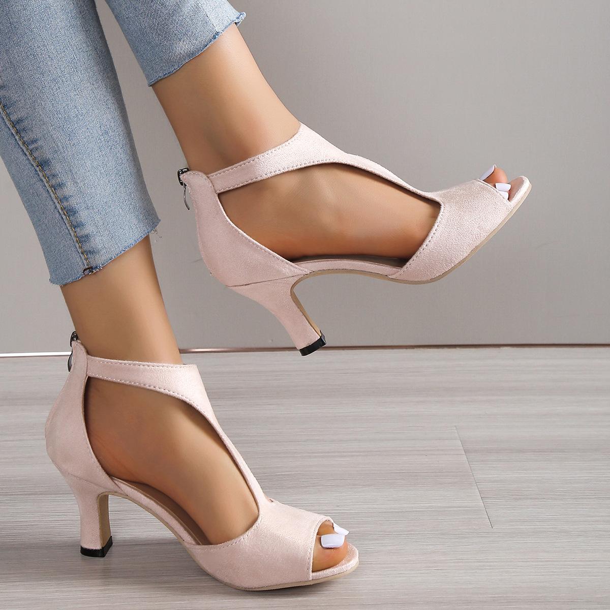 Large size fashionable and sexy thin heel fish mouth shoes women s hollow high heel sandals bag heel women s shoes 35
Large size fashionable and sexy thin heel fish mouth shoes women s hollow high heel sandals bag heel women s shoes 35