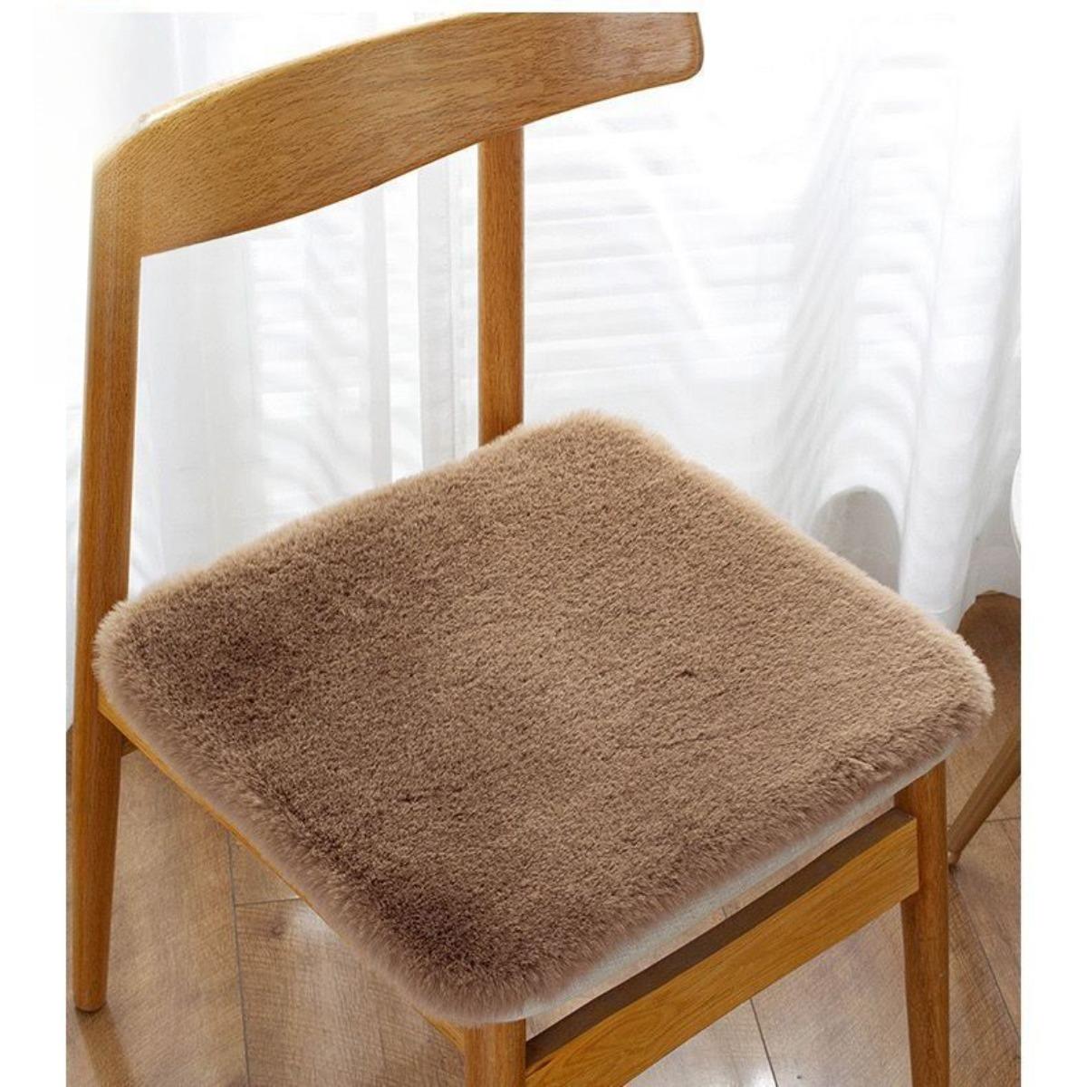 Anti slip plush seat cushion, thickened office dining room chair cushion, student classroom stool cushion 42x42cm
Anti slip plush seat cushion, thickened office dining room chair cushion, student classroom stool cushion 42x42cm