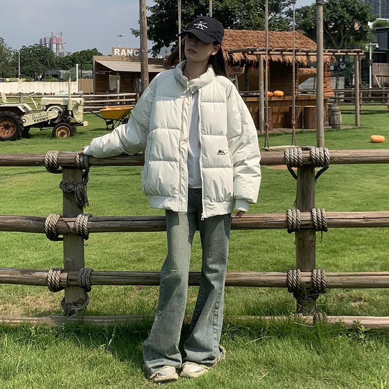 Женская зимняя стеганая куртка 2025 новая стойка воротник корейская версия свободная короткая пуховая стеганая куртка студенческая хлопковая куртка XL бежевый
Женская зимняя стеганая куртка 2025 новая стойка воротник корейская версия свободная короткая пуховая стеганая куртка студенческая хлопковая куртка XL бежевый