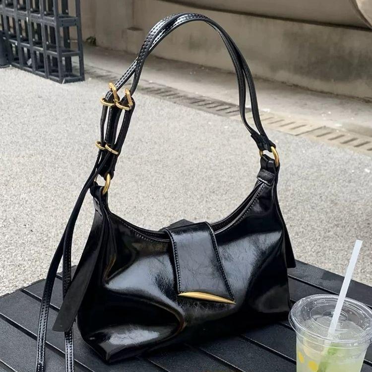 Retro Glossy Delicate Crossbody Bag Women High Grade Buckle Zipper One Shoulder Bags Ladies Versatile Commute Underarm Handbag 27x20.5x10.5cm чёрный
Retro Glossy Delicate Crossbody Bag Women High Grade Buckle Zipper One Shoulder Bags Ladies Versatile Commute Underarm Handbag 27x20.5x10.5cm чёрный