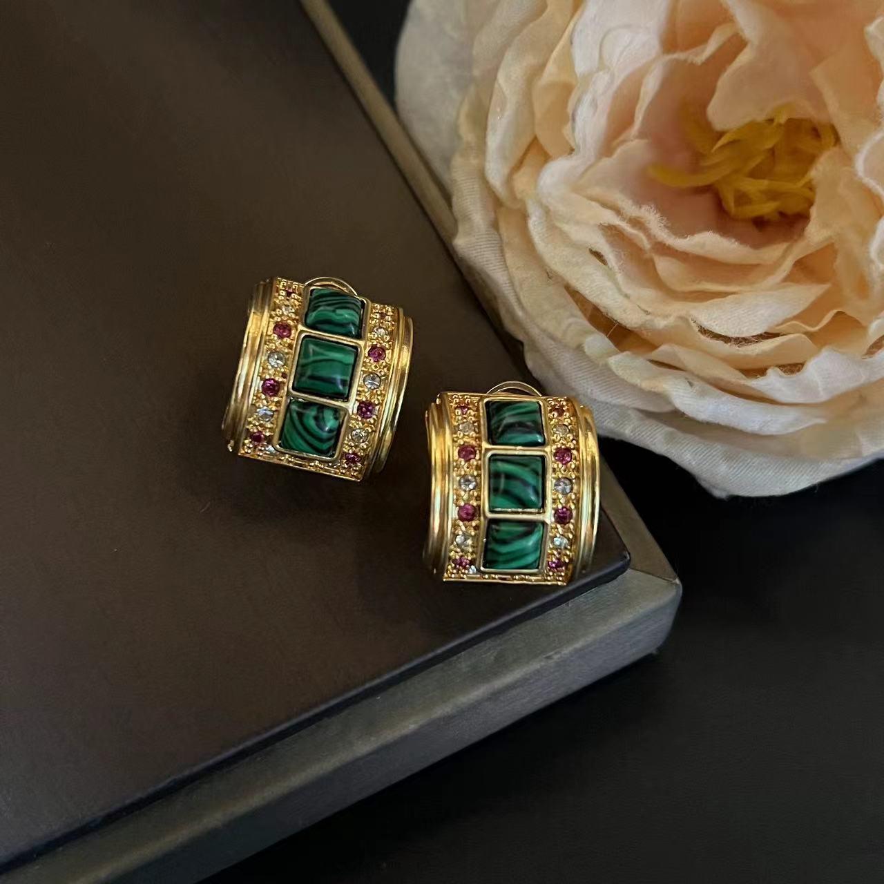 Retro Malachite Vintage Style Earrings – European & American Women s Jewelry фиолетовый
Retro Malachite Vintage Style Earrings – European & American Women s Jewelry фиолетовый