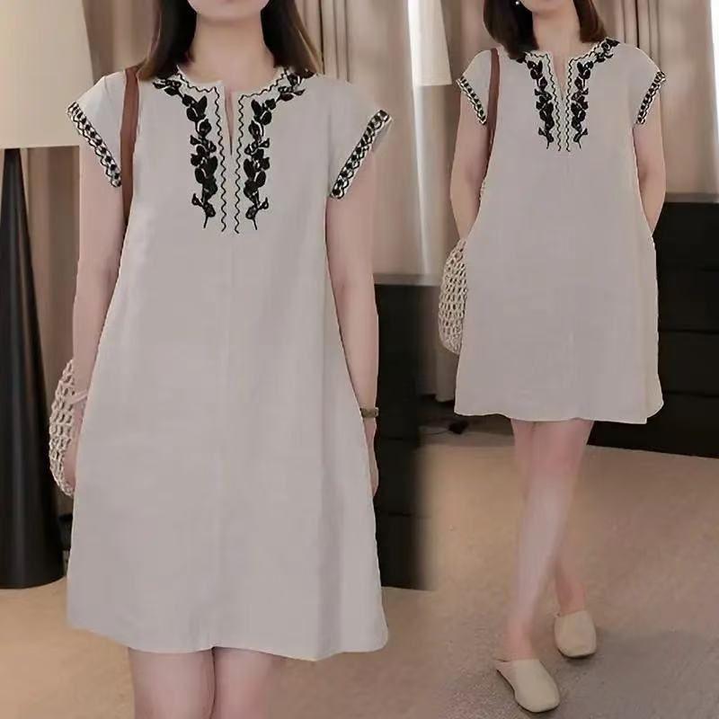 New Chinese style light national style white dress, summer women s new models are popular this year, generous and decent skirts XXXL
New Chinese style light national style white dress, summer women s new models are popular this year, generous and decent skirts XXXL