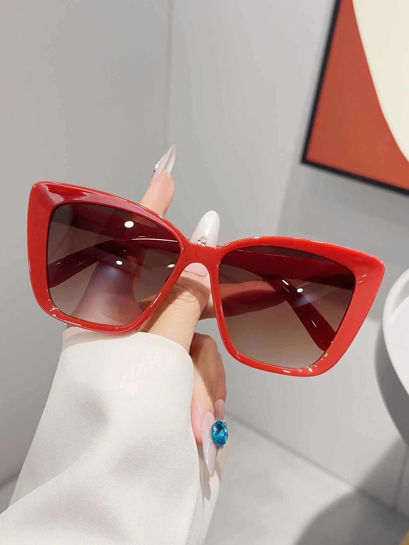 1Pc Fashionable Oversized Cat-Eye Frame Sunglasses, Lightweight and Durable, Everyday Casual Fashion Accessory, Beach Vacation
1Pc Fashionable Oversized Cat-Eye Frame Sunglasses, Lightweight and Durable, Everyday Casual Fashion Accessory, Beach Vacation