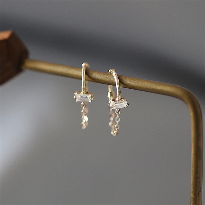 925 Sterling Silver French Simple Square Crystal Chain Earrings women Light Luxury Temperament Wedding Party Jewelry Silver
925 Sterling Silver French Simple Square Crystal Chain Earrings women Light Luxury Temperament Wedding Party Jewelry Silver