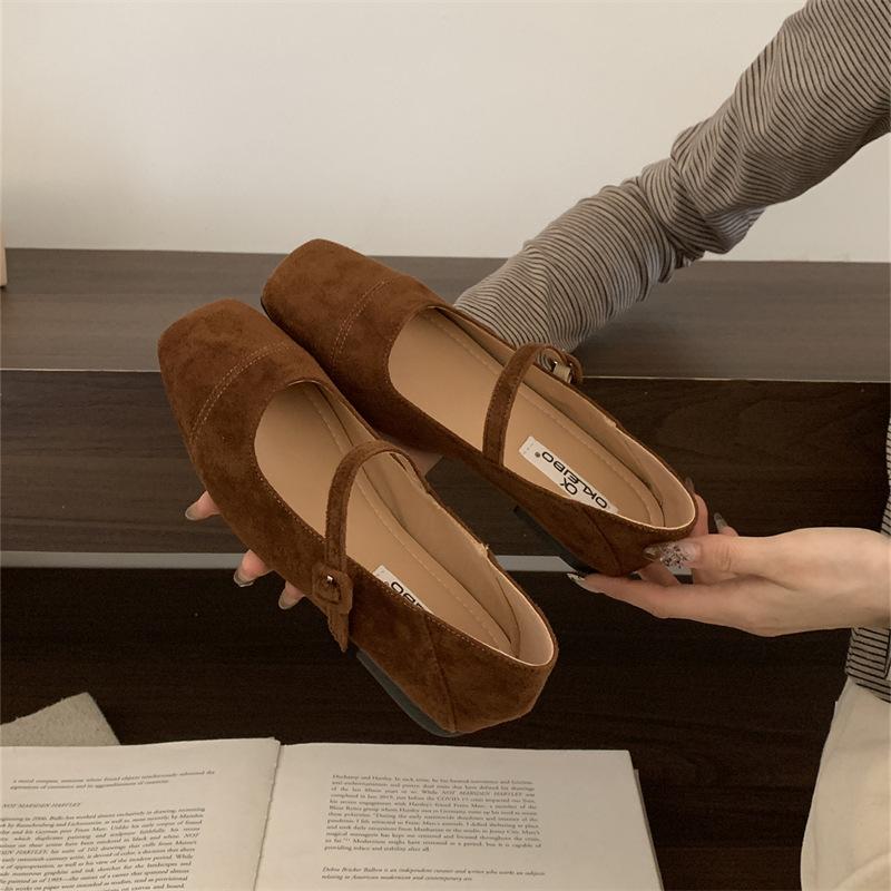 French retro Maillard flat-soled single shoes women s 2025 new gentle and not tired feet soft soles with Mary Jane shoes 39
French retro Maillard flat-soled single shoes women s 2025 new gentle and not tired feet soft soles with Mary Jane shoes 39