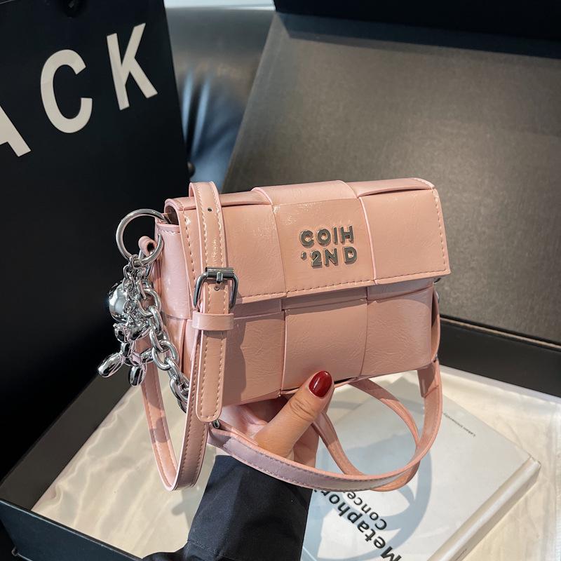 2025 Women s High-End Woven Chain Shoulder & Crossbody Bag Without Pendant червоний
2025 Women s High-End Woven Chain Shoulder & Crossbody Bag Without Pendant червоний