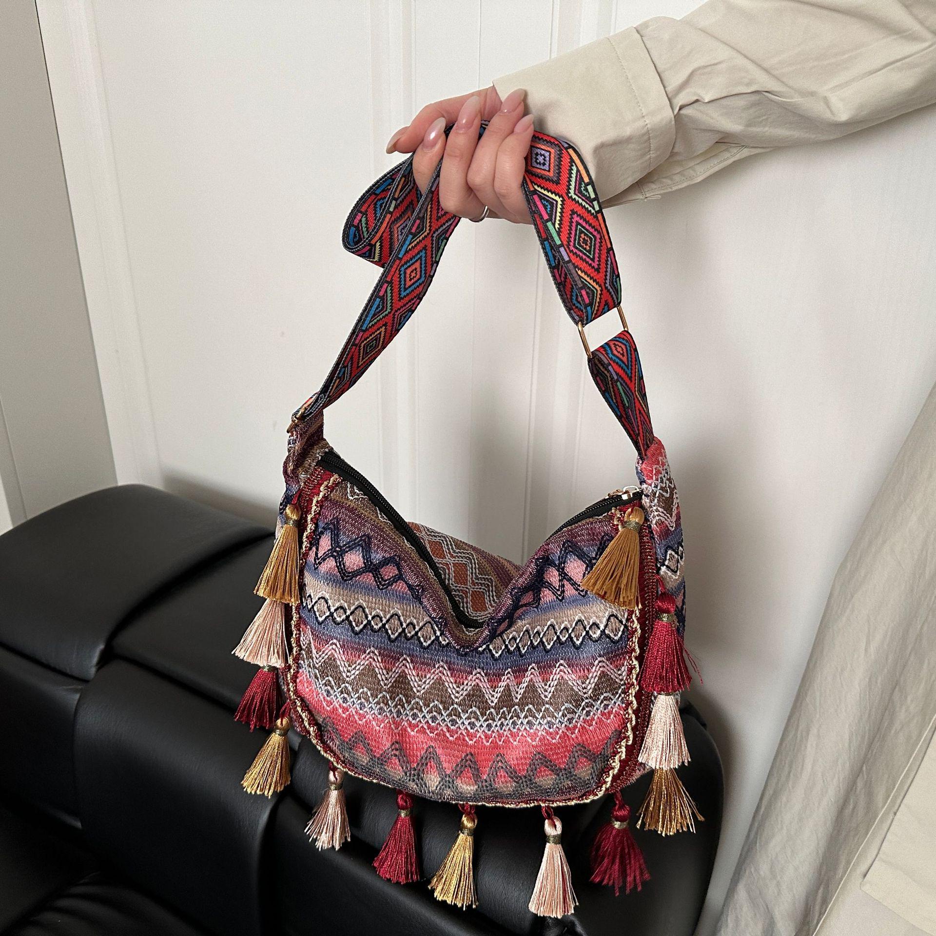 Bohemian Tassel Crossbody Bag - 2026 Ethnic Style Women s Travel Shoulder Bag
Bohemian Tassel Crossbody Bag - 2026 Ethnic Style Women s Travel Shoulder Bag