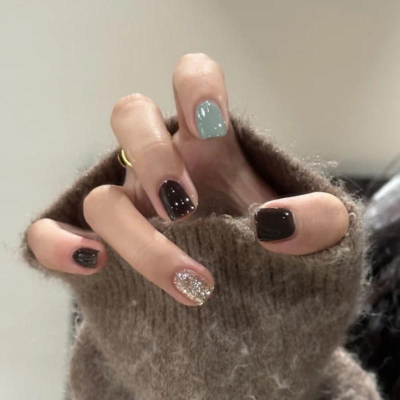 Glitter Color Block Press-On Nails: Short, Versatile Autumn/Winter Manicure Stickers, One Size Fits All
Glitter Color Block Press-On Nails: Short, Versatile Autumn/Winter Manicure Stickers, One Size Fits All
