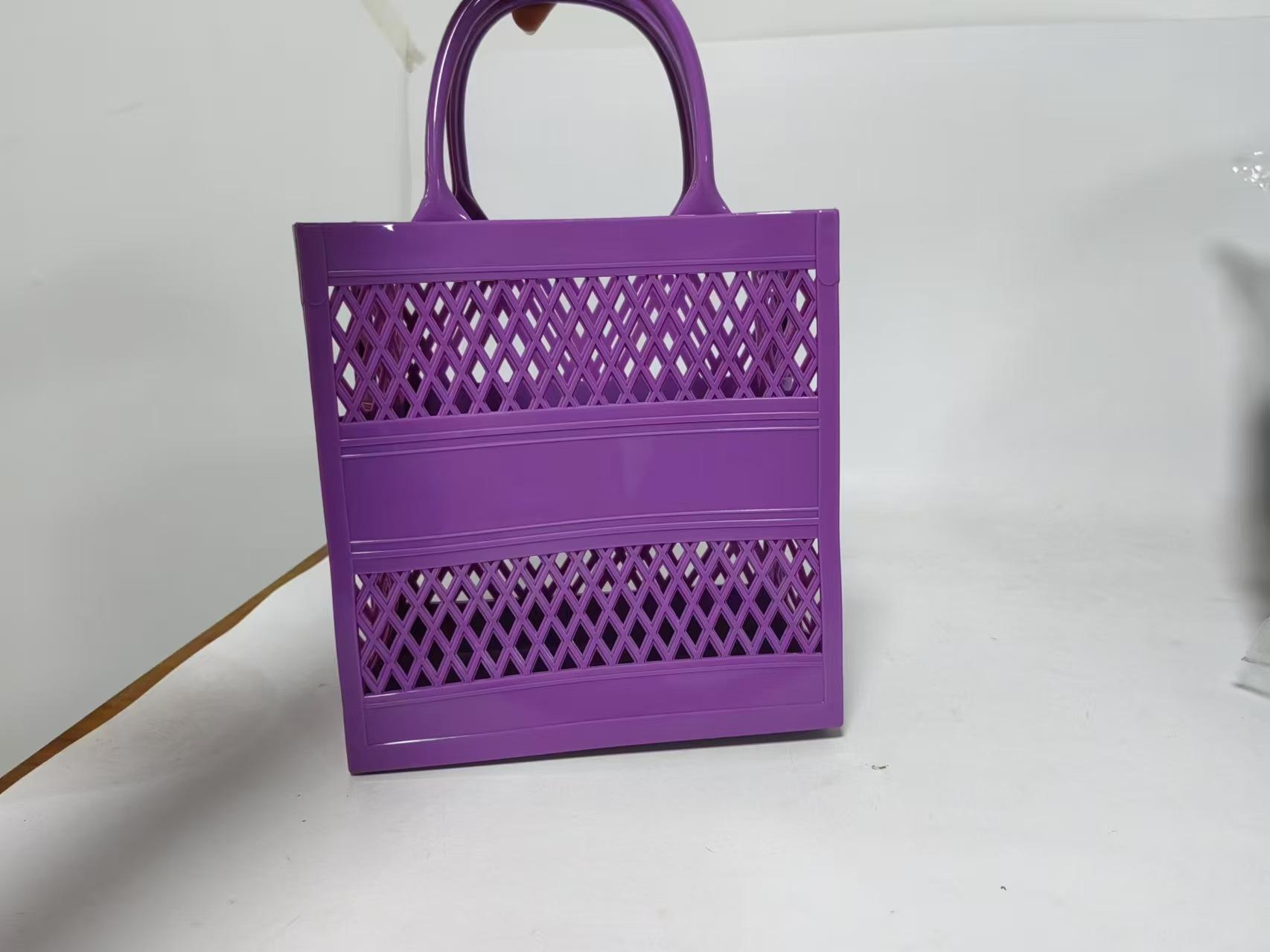 Summer new shopping basket portable pvc bag jelly bag large capacity basket storage basket candy color hollow
Summer new shopping basket portable pvc bag jelly bag large capacity basket storage basket candy color hollow