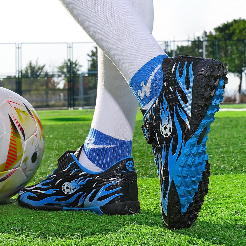 Boys and girls sports shoes non-slip and wear-resistant youth student football shoes 39 inner length 25
Boys and girls sports shoes non-slip and wear-resistant youth student football shoes 39 inner length 25