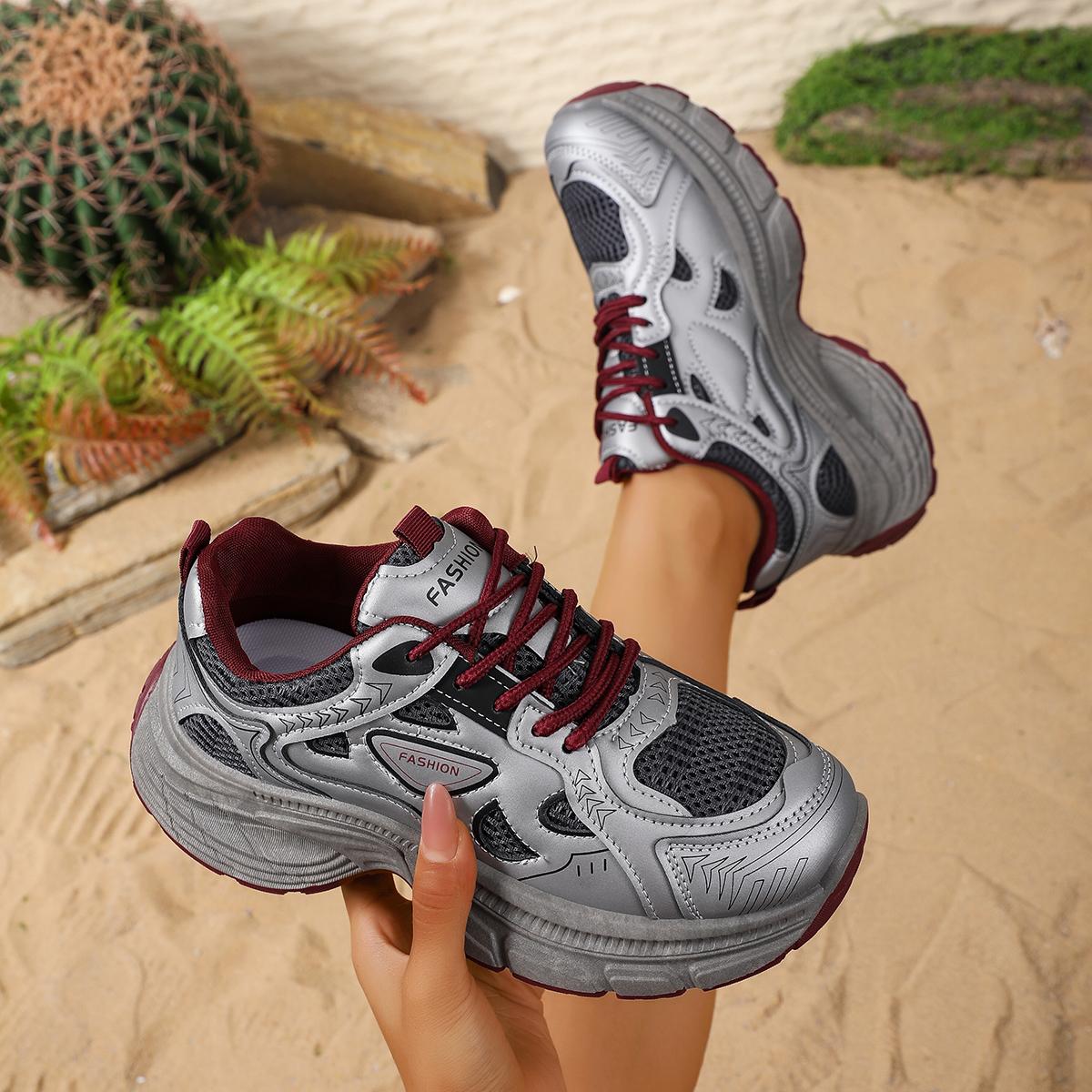 Spring and Autumn Comfortable and Durable Running Shoes for Women Fashionable New Breathable Thick Soled Casual Sports Shoes 35
Spring and Autumn Comfortable and Durable Running Shoes for Women Fashionable New Breathable Thick Soled Casual Sports Shoes 35