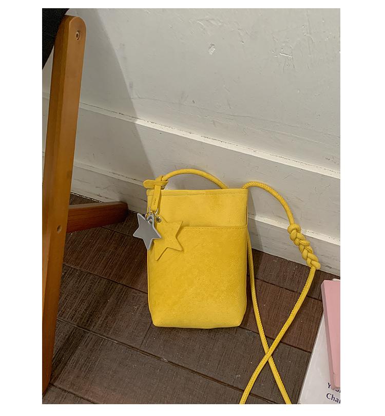 Summer Cute Yellow Mini Bucket Women s Crossbody Bag Star Pendant Small Handbag Hot Sale Casual Versatile Phone Shoulder Bags
Summer Cute Yellow Mini Bucket Women s Crossbody Bag Star Pendant Small Handbag Hot Sale Casual Versatile Phone Shoulder Bags
