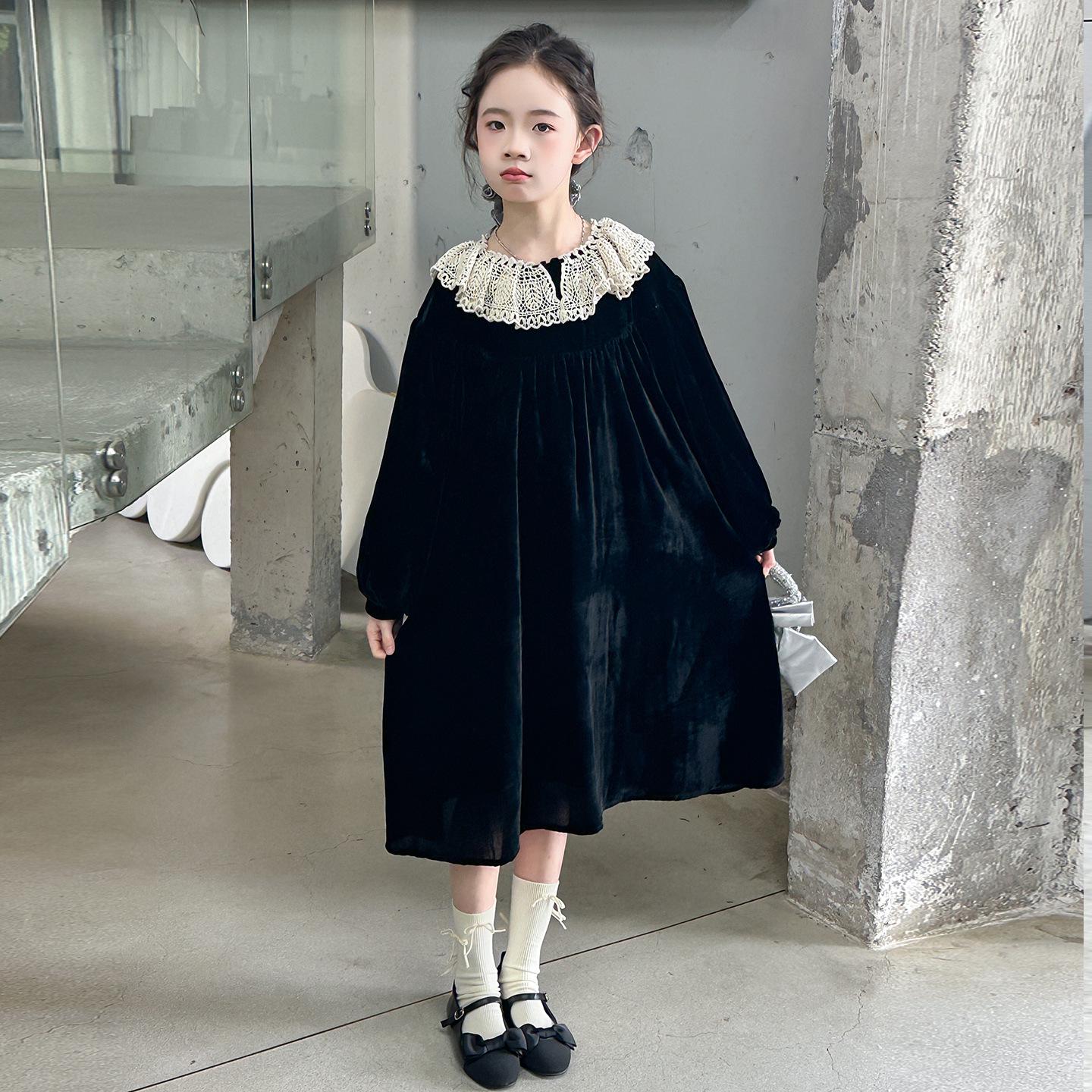 Бархатное платье принцессы 2025 года для девочек: Весенне-осенний стиль с воротником, отделанным кружевом 140 cm
Бархатное платье принцессы 2025 года для девочек: Весенне-осенний стиль с воротником, отделанным кружевом 140 cm