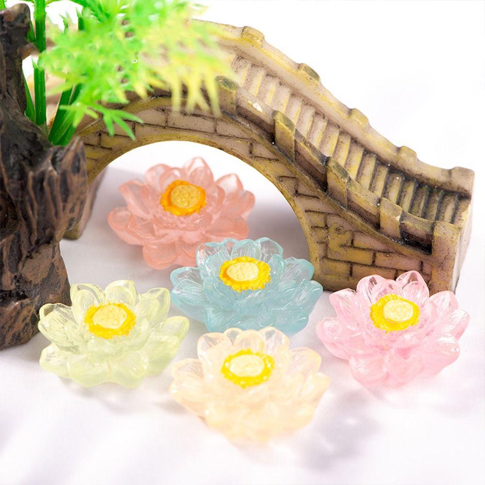 5pcs Glow in Dark Mini Luminous Lotus Realistic Micro Landscape Decoration Jewelry Make фиолетовый
5pcs Glow in Dark Mini Luminous Lotus Realistic Micro Landscape Decoration Jewelry Make фиолетовый