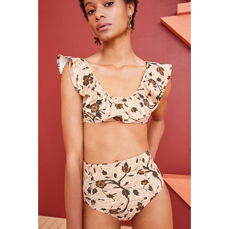 Европейское и американское бикини с U-образным вырезом и оборками - Женский купальник из двух частей M бежевый
Европейское и американское бикини с U-образным вырезом и оборками - Женский купальник из двух частей M бежевый