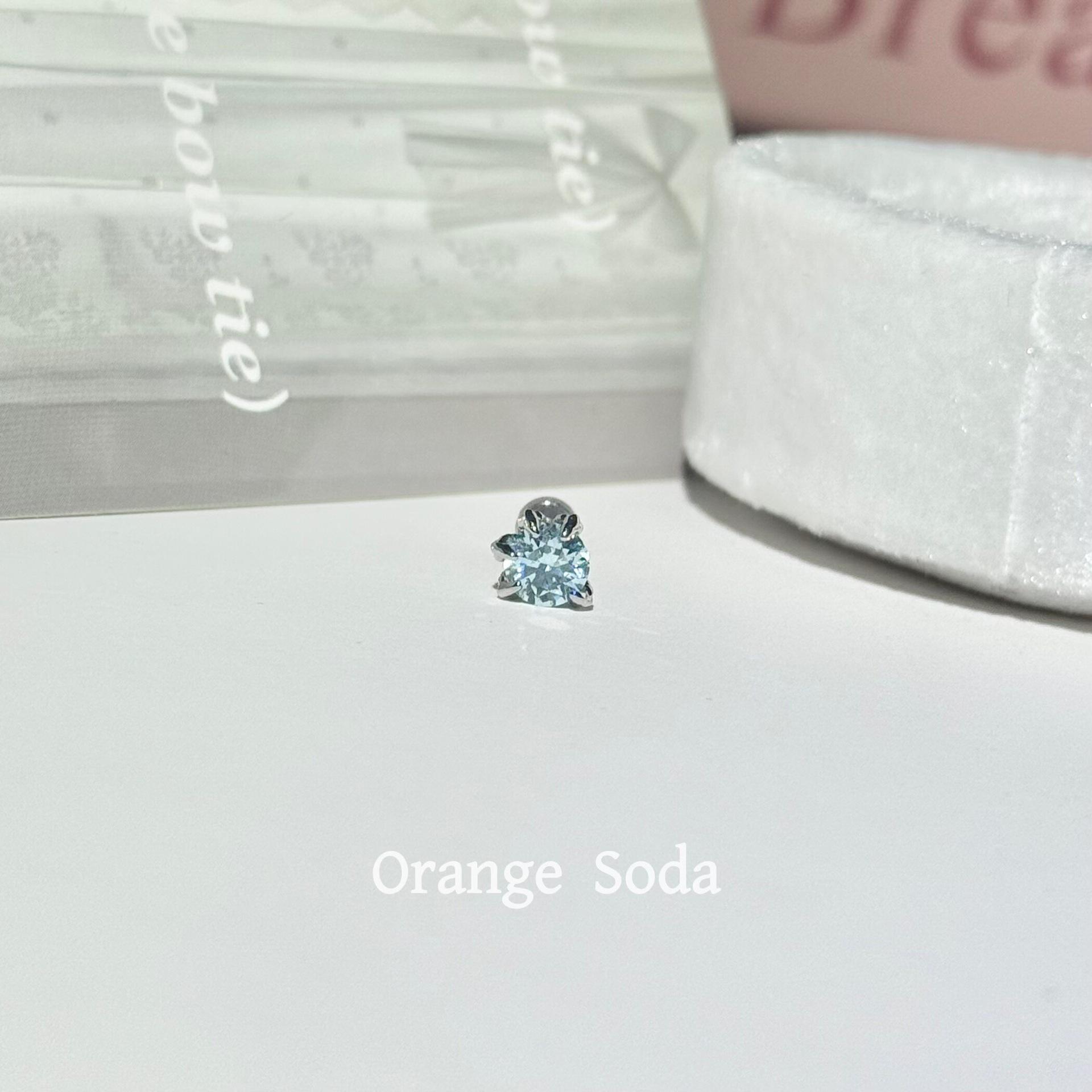 Sparkling Zircon Titanium Steel Ear Bone Stud Earrings with Unique Design for Women
Sparkling Zircon Titanium Steel Ear Bone Stud Earrings with Unique Design for Women