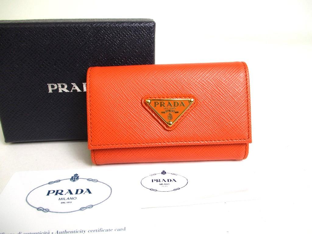 Автентичний брелок для ключів PRADA Orange Saffiano Triangle Leather 4 Pics #a303 у продажу
Автентичний брелок для ключів PRADA Orange Saffiano Triangle Leather 4 Pics #a303 у продажу