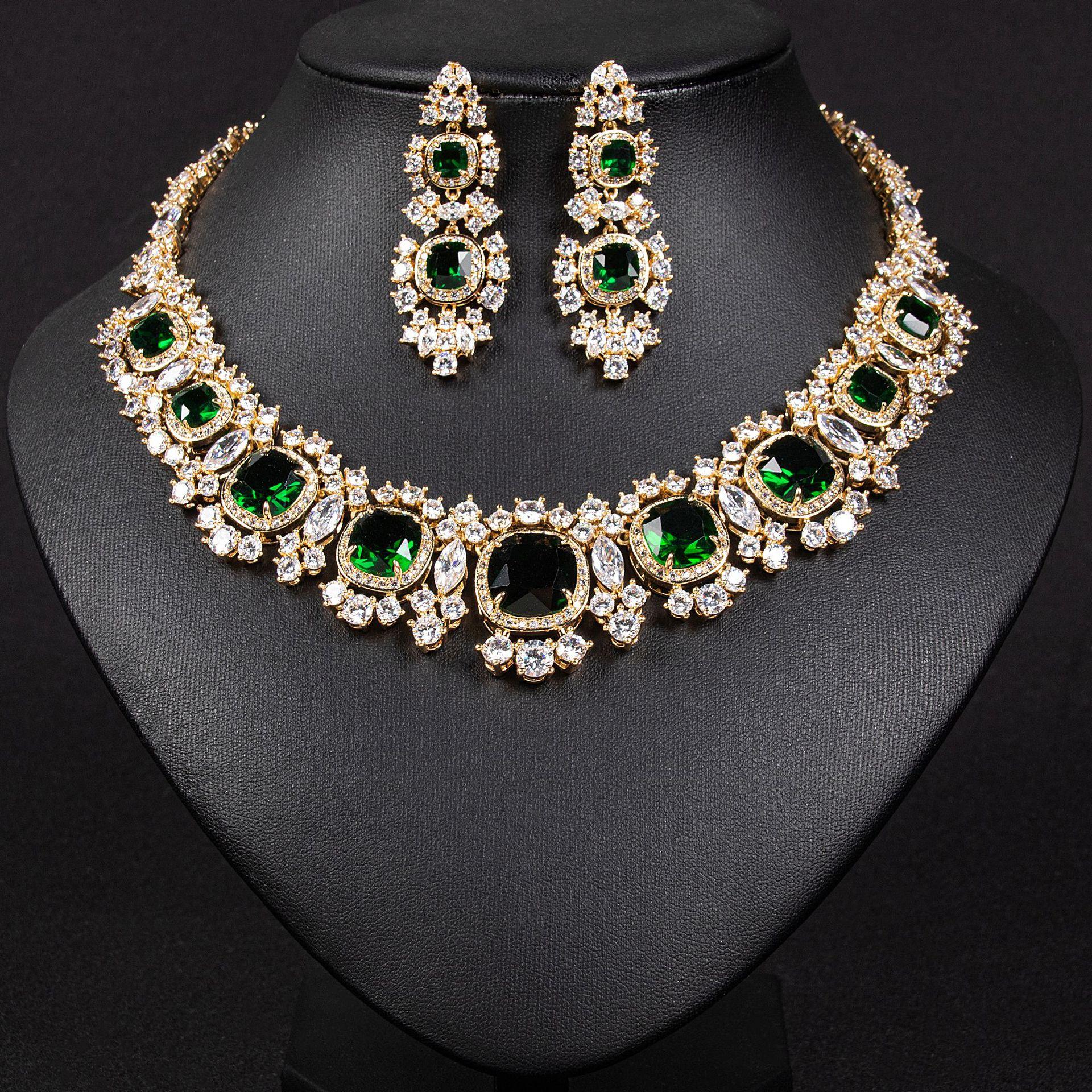 SUYU Женский комплект украшений в стиле легкой роскоши, геометрический циркон, элегантное колье и серьги, модный и универсальный, с уникальным чувством дизайна зелёный
SUYU Женский комплект украшений в стиле легкой роскоши, геометрический циркон, элегантное колье и серьги, модный и универсальный, с уникальным чувством дизайна зелёный