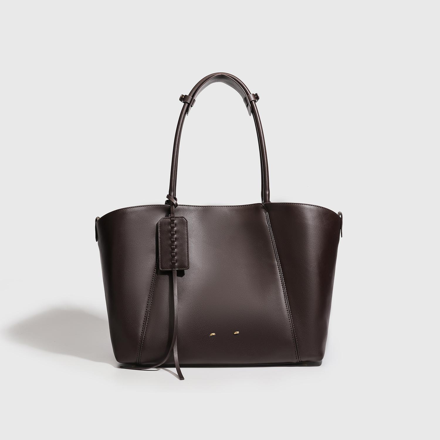 Color-Block Velvet Tote Bag for Women 2025 Autumn Winter New European and American Retro Fashion Handbag Shoulder Underarm Bag 38*14.5*31CM кавовий
Color-Block Velvet Tote Bag for Women 2025 Autumn Winter New European and American Retro Fashion Handbag Shoulder Underarm Bag 38*14.5*31CM кавовий