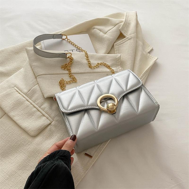 Женская темпераментная нежная однотонная цепочка маленькая сумка женская 2025 лето новая универсальная ins нишевая маленькая квадратная сумка женская серебряный
Женская темпераментная нежная однотонная цепочка маленькая сумка женская 2025 лето новая универсальная ins нишевая маленькая квадратная сумка женская серебряный