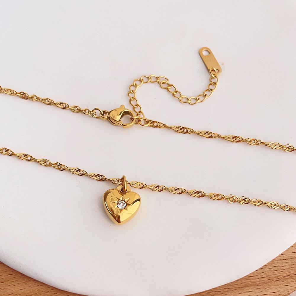 French Retro Super Flash Hexagram Love Necklace Sparkling Titanium Steel Collarbone Chain Does Not Fade
French Retro Super Flash Hexagram Love Necklace Sparkling Titanium Steel Collarbone Chain Does Not Fade