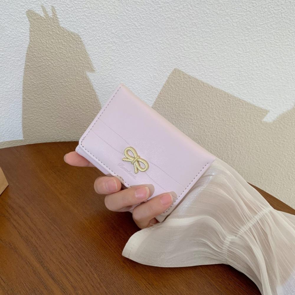 Classic Cute Bow Tri-fold Short Wallet PU Multifunctional Small Wallet Multiple Card Positions Three Fold Purse Daily Use розовый
Classic Cute Bow Tri-fold Short Wallet PU Multifunctional Small Wallet Multiple Card Positions Three Fold Purse Daily Use розовый