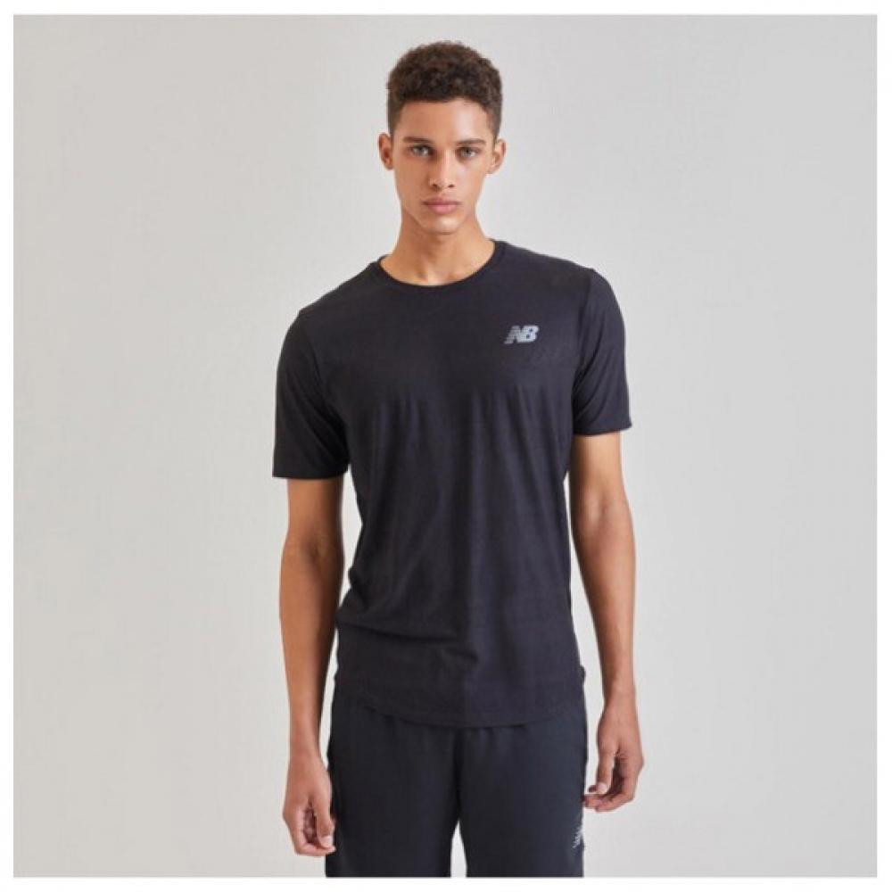 New Balance M Short Sleeve Tee BQc Nbneb46051 19 aMt13277 Q Speed Short Sleeve Black series/100
New Balance M Short Sleeve Tee BQc Nbneb46051 19 aMt13277 Q Speed Short Sleeve Black series/100