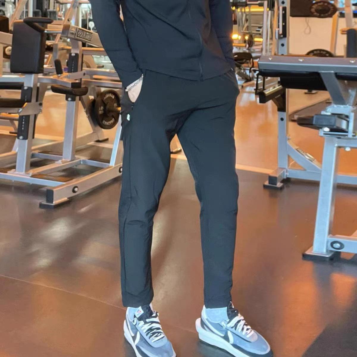 Мужская осенняя куртка с длинным рукавом для велоспорта и бега на молнии с защитой от солнца и эластичным воротником-стойкой S темно-серого
Мужская осенняя куртка с длинным рукавом для велоспорта и бега на молнии с защитой от солнца и эластичным воротником-стойкой S темно-серого